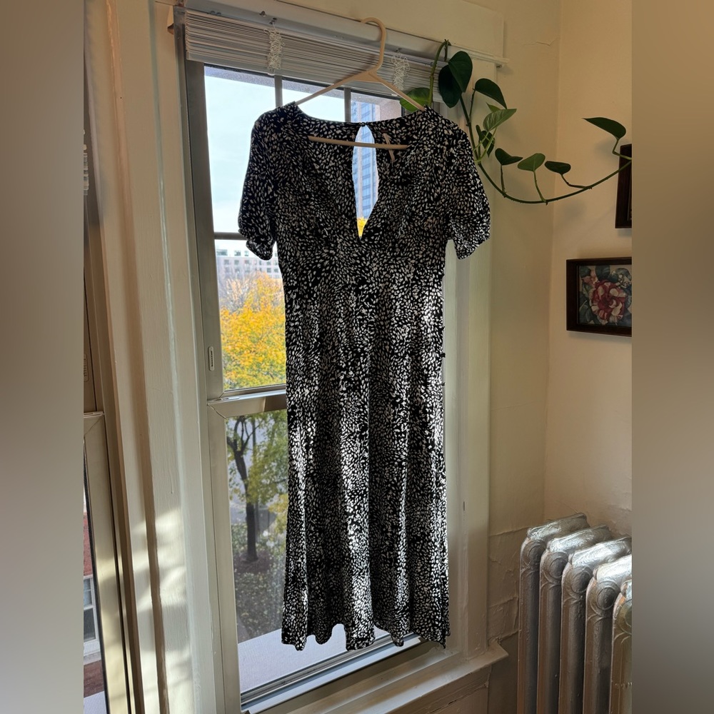 Free People Midi Black and White Short Sleeve Dress w Side Slit ~ Sz Small 2